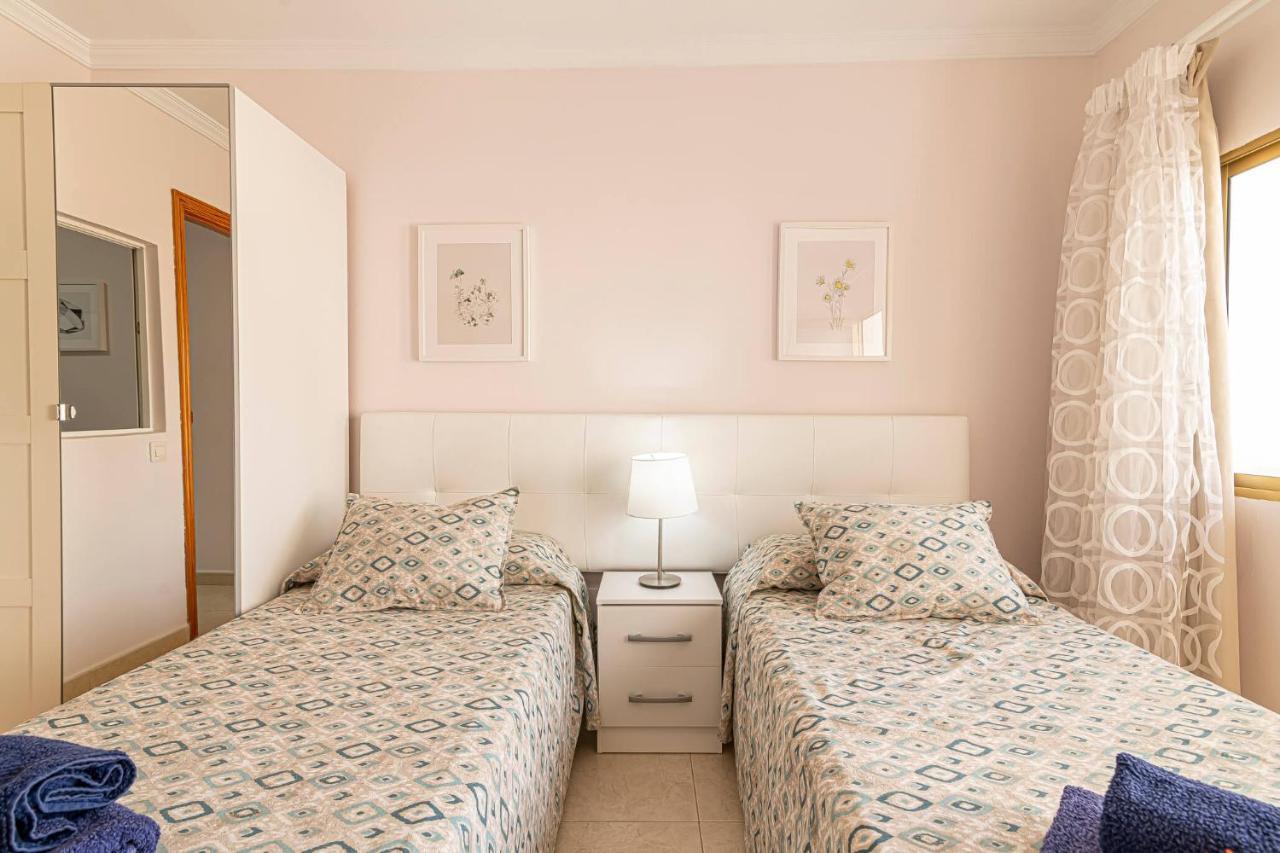Apartamentos En El Centro De Los Cristianos อาโรนา ภายนอก รูปภาพ